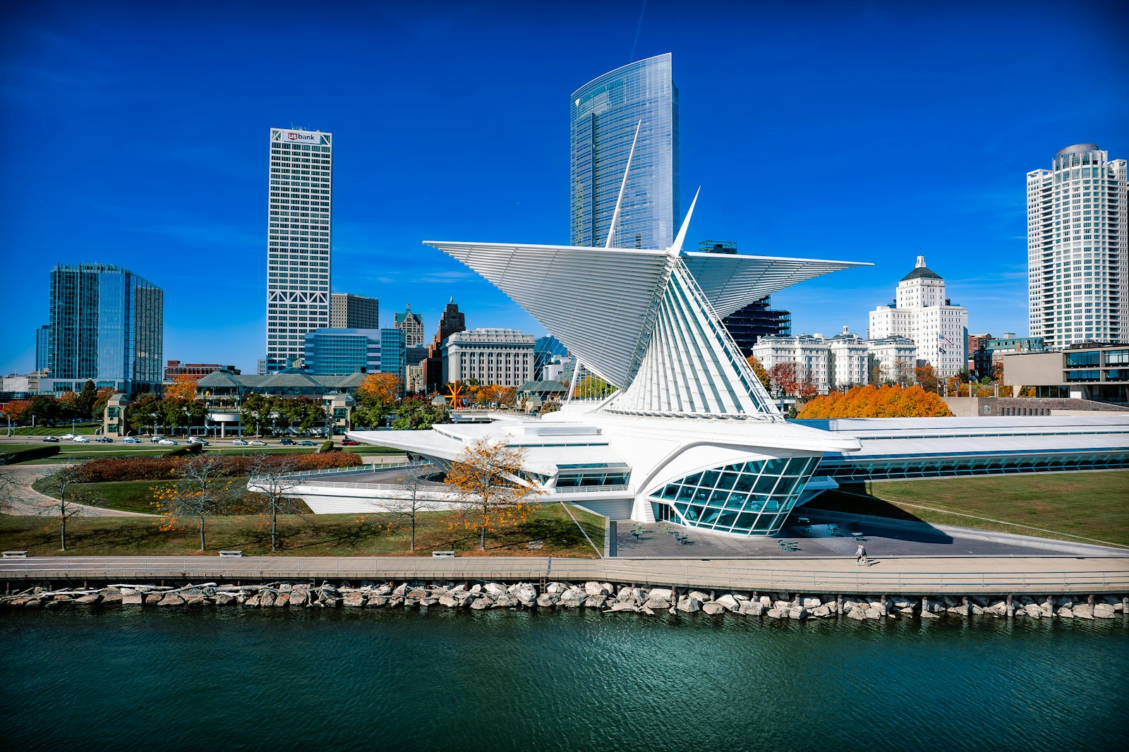 The Milwaukee Art Museum on the Lake Michigan lakefront